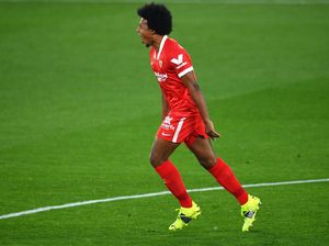 Tottenham dan Sevilla Sudah Sepakat, Kounde Malah Ogah Pindah