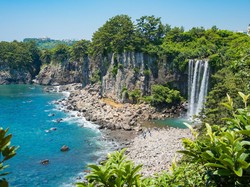 Tergelincir Saat Selfie, Influencer Tewas