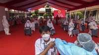 Antusias Pelajar di Ibu Kota Disuntik Vaksin Corona