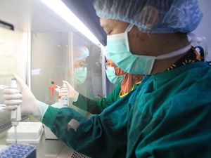 Apakah Obat yang Sering Disebut di Grup WhatsApp Benar-benar Bisa Sembuhkan COVID?