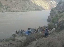 China Tuding Jatuhnya Bus di Pakistan Karena Serangan Bom