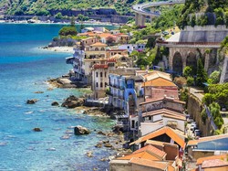 Aturan Aneh di Kota Kecil Italia: Harus Sering-sering Rebahan, Dilarang Sakit