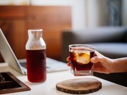 Cara Membuat Kopi Cold Brew Sederhana di Rumah