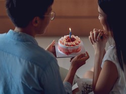 Demi Pacar, Pria Ini Minta Pemilik Bakery Kirim Kue Jam 12 Malam