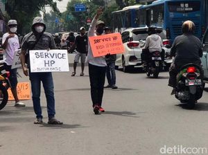 Pedagang PGC Turun ke Jalan, Pengelola: Kami Tak Bisa Halau Mereka Pedagang PGC Turun ke Jalan, Pengelola: Kami Tak Bisa Halau Mereka