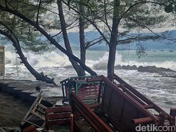 Waspada! Gelombang Setinggi 6 Meter Berpotensi Terjadi di Selatan Jabar