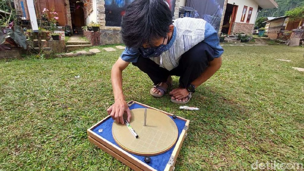 Menengok Proses Penentuan Arah Kiblat di Lembang