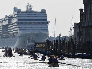 Mulai Agustus 2021, Italia Larang Kapal Pesiar Memasuki Venesia