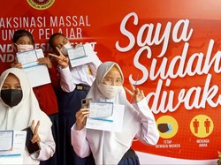Cerita Pelajar di Riau Ikut Vaksinasi COVID Digelar BIN: Jarumnya Tak Sakit