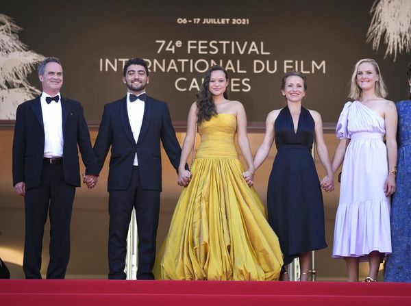 Pesona Melati Wijsen yang Curi Perhatian di Festival Film Cannes
