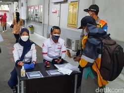 STRP Naik KRL Harus Diprint, Begini Suasana di Stasiun Bekasi Pagi Ini
