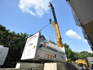 Pertamina Kirim 1 ISO Tank Oksigen di Asrama Haji Pondok Gede