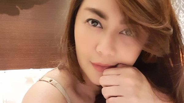 Potret Awet Muda Tessa Kaunang yang Dikira Anak Kuliahan