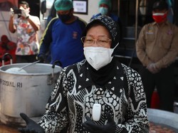 Risma Ingin Bansos Disalurkan Pakai Kartu Elektronik