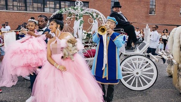 10 Foto Pesta Ultah Anak Cardi B, Baru 3 Tahun Dapat Kado Kalung Rp 2 Miliar