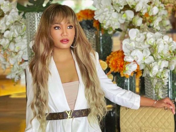 Potret Alyssa Spischak, Putri Ustaz Derry Sulaiman yang Dinikahi Bule Mualaf
