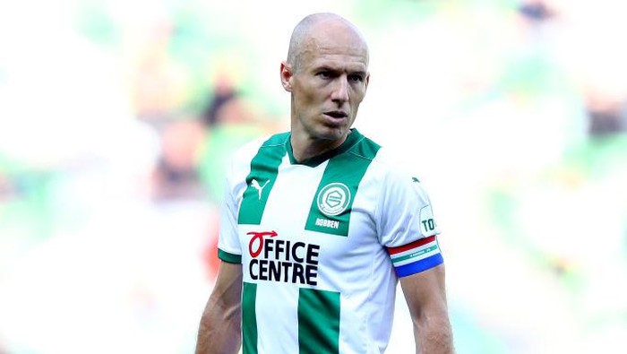 Arjen Robben GRONINGEN, NETHERLANDS - SEPTEMBER 13: Arjen Robben of Football Club Groningen in action during the Dutch Eredivisie match between FC Groningen and PSV Eindhoven at Hitachi Capital Mobility Stadion on September 13, 2020 in Groningen, Netherlands. (Photo by Dean Mouhtaropoulos/Getty Images)
