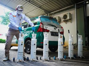 BAZNAS Salurkan Tabung Oksigen ke RS & Puskesmas di Jabodetabek