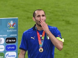 Chiellini Tunggu Panggilan dari Juventus