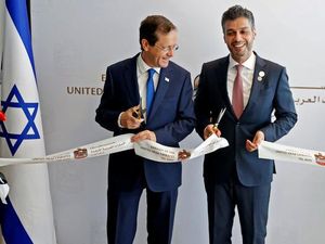 Resmi! UEA Jadi Negara Teluk Pertama yang Buka Kedutaan di Israel Resmi! UEA Jadi Negara Teluk Pertama yang Buka Kedutaan di Israel