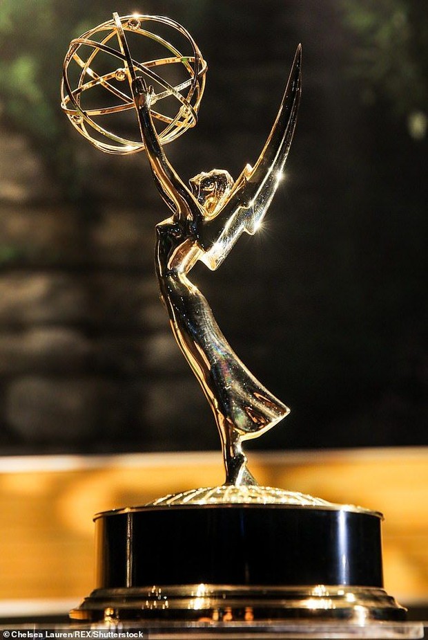 Piala Emmy.