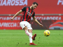 Buat Lukaku-Lautaro: Calhanoglu Siap Melayani Kalian!