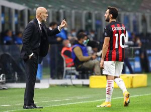 Cuma Pioli Seorang yang Mau Calhanoglu Bertahan, Milan Tidak