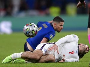 Jorginho Injak Grealish tapi Tak Dikartumerah, Ini Kata UEFA
