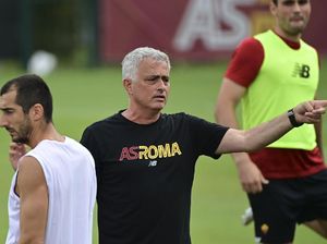 Momen Canggung Mourinho dan Eks Man United di Latihan AS Roma