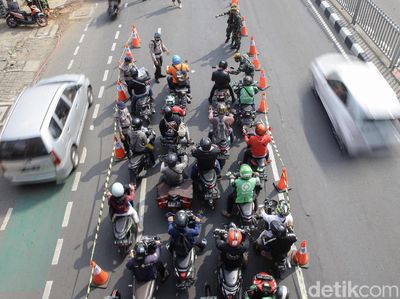 Polda Metro Jaya Sekat 100 Titik Jalan di Jakarta