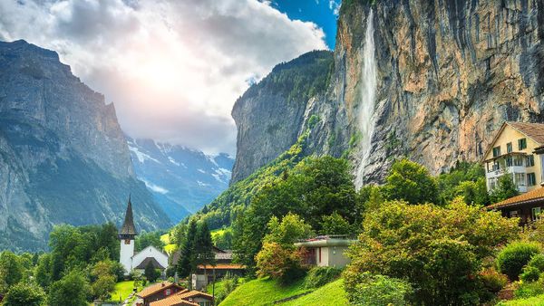 Yang Segar-segar dari Swiss, Lembah Lauterbrunnen
