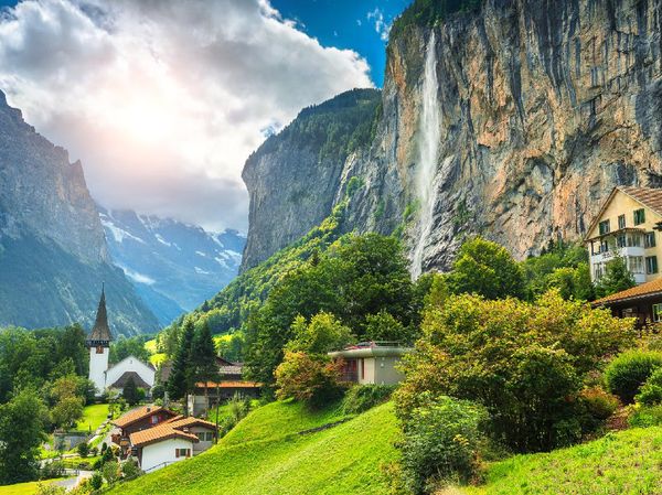 Yang Segar-segar dari Swiss, Lembah Lauterbrunnen