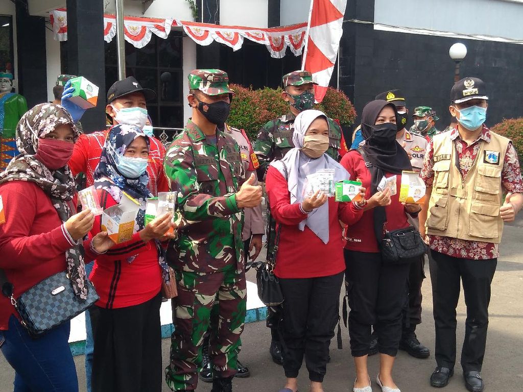 Kodam Jaya Salurkan 35 Ribu Obat untuk Isoman di DKI Jakarta