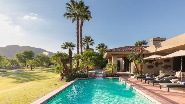 Foto Penginapan Mewah yang Tawarkan Liburan Gratis untuk Konten Kreator