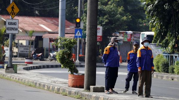 Nasib Porter Kampung Rambutan Merana Saat PPKM Darurat
