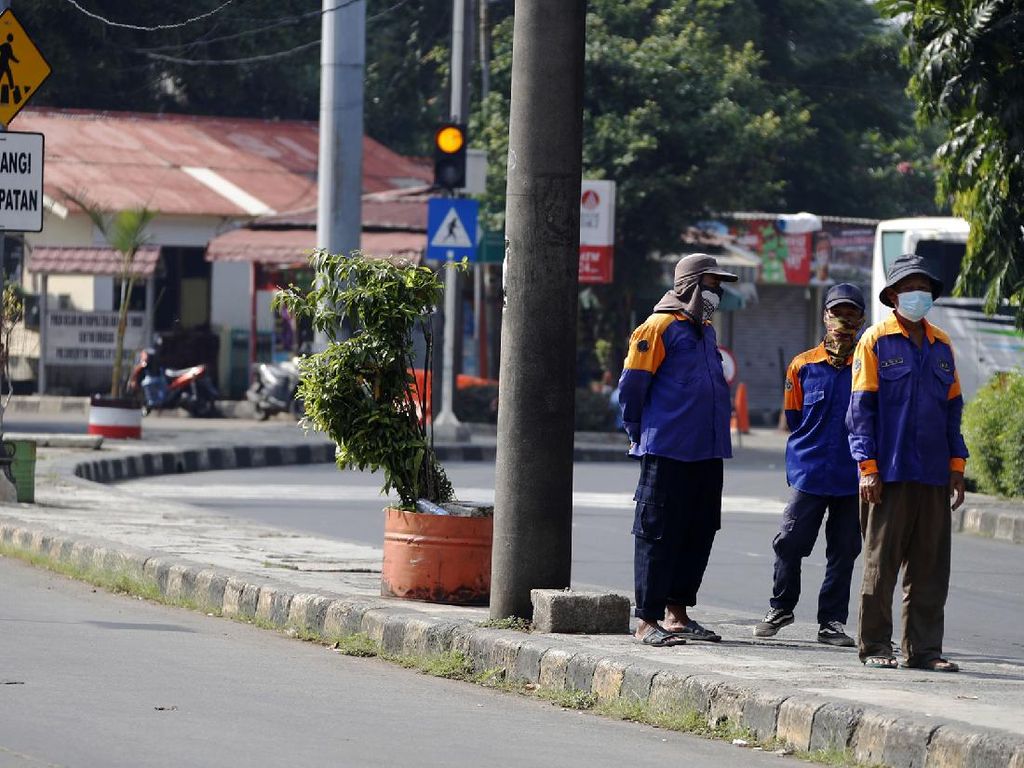 Nasib Porter Kampung Rambutan Merana Saat PPKM Darurat Nasib Porter Kampung Rambutan Merana Saat PPKM Darurat