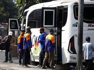 Penumpang Bus di Terminal Kampung Rambutan Turun 90% Imbas Corona