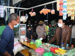 Satgas COVID-19 Lamongan Apresiasi PKL yang Taat PPKM Darurat