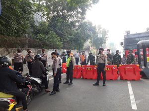 Suasana Penyekatan di Daan Mogot Jakbar Pagi Ini
