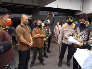 Bobby Sidak Pabrik Ban yang Beroperasi Saat PPKM Darurat Medan