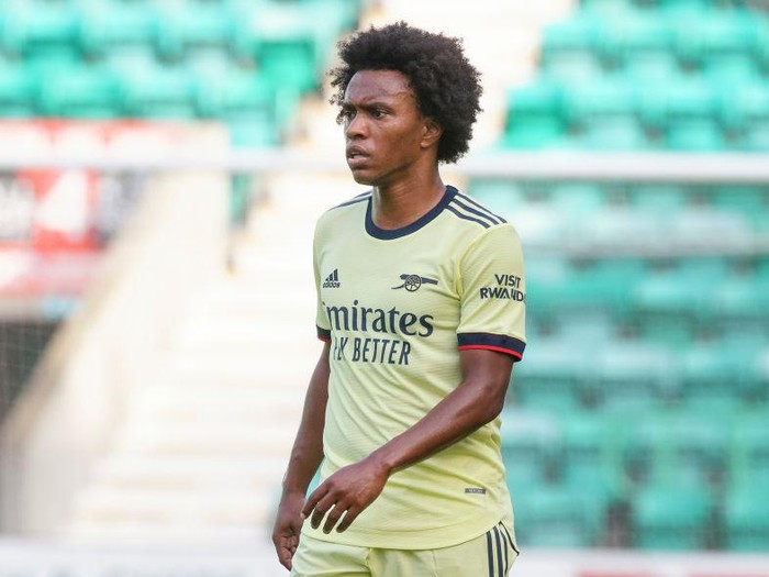 EDINBURGH, SCOTLAND - JULY 13: Willian of Arsenal during the pre season friendly between Hibernian and Arsenal at Easter Road on July 13, 2021 in Edinburgh, Scotland. (Photo by Steve  Welsh/Getty Images)