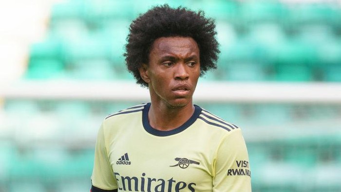 EDINBURGH, SCOTLAND - JULY 13: Willian of Arsenal during the pre season friendly between Hibernian and Arsenal at Easter Road on July 13, 2021 in Edinburgh, Scotland. (Photo by Steve  Welsh/Getty Images)