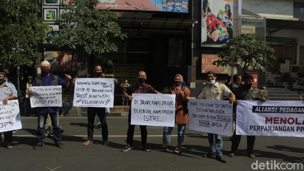 Aliansi pedagang di Bandung mendesak pemerintah tak memperpanjang PPKM Darurat