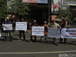 Aliansi Pedagang di Bandung Tolak Perpanjangan PPKM Darurat!