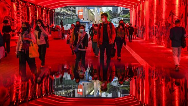 Ancaman Tsunami PHK Gelombang 2 di Tengah Ledakan Corona