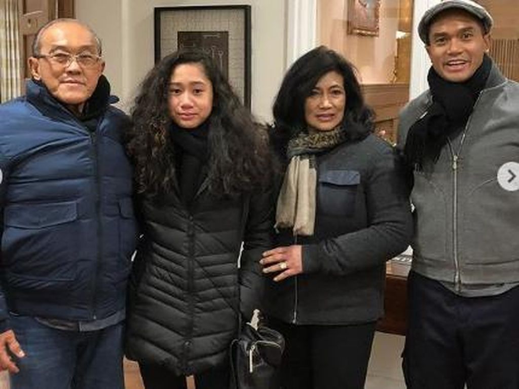 Cucu Aburizal Bakrie Lulus Sekolah, Lanjut Kuliah di Inggris Cucu Aburizal Bakrie Lulus Sekolah, Lanjut Kuliah di Inggris