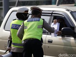 Km 31 Tol Cikampek Disekat, Pengendara Wajib Tunjukkan STRP