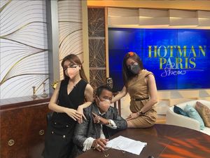 Gaya 2 Aspri Baru Hotman Paris, Cantiknya Curi Atensi Pria