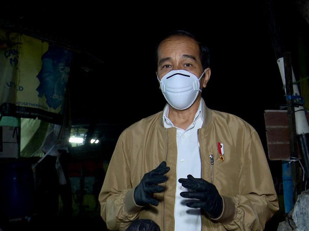 3 Blusukan Jokowi Malam-malam di Tengah Kasus Corona Melonjak