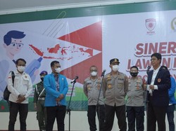 Mahasiswa, Polri dan DPR Gelar Vaksinasi 1.000 Dosis Sinovac di Kampus